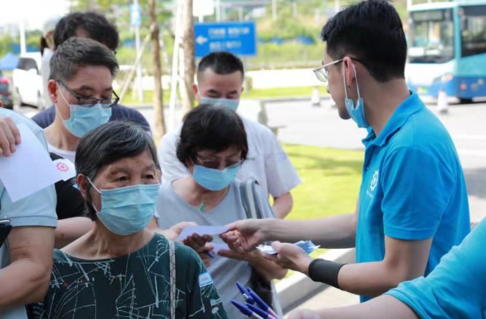 東莞中心助港人集體接種疫苗 - 1